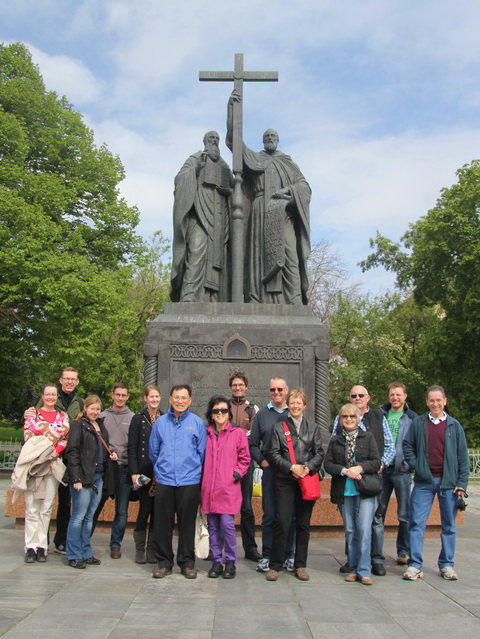 Памятник Кириллу и Мефодию - место встречи для Бесплатного тура