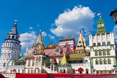 Izmailovo tour in Moscow flea market & Kremlin