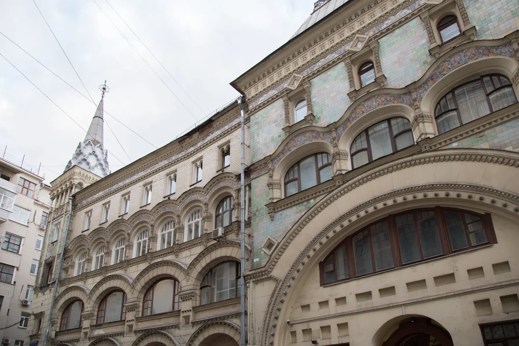 Walking tour through Soviet-era Moscow