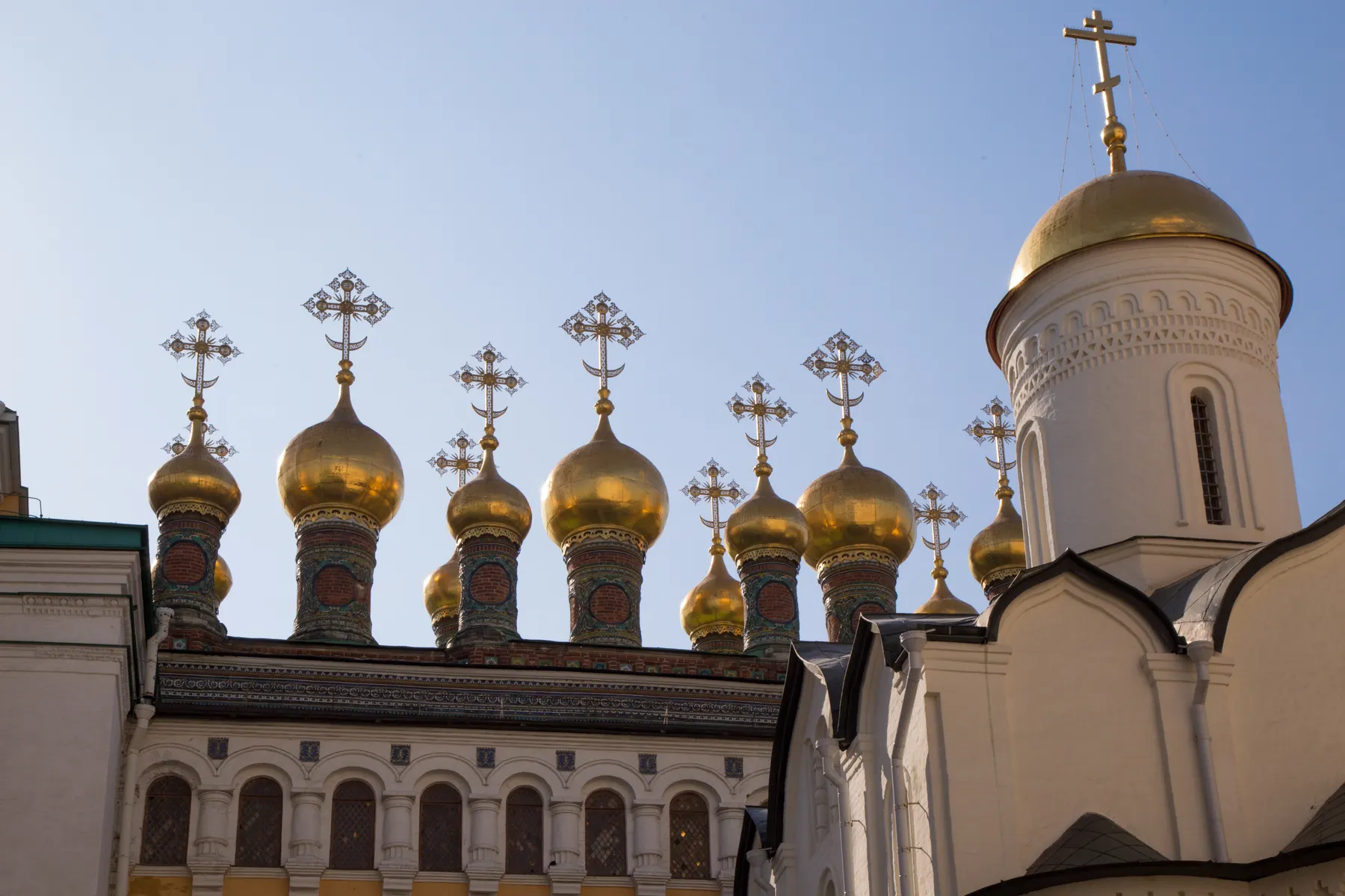 Guide and group at the Moscow Kremlin